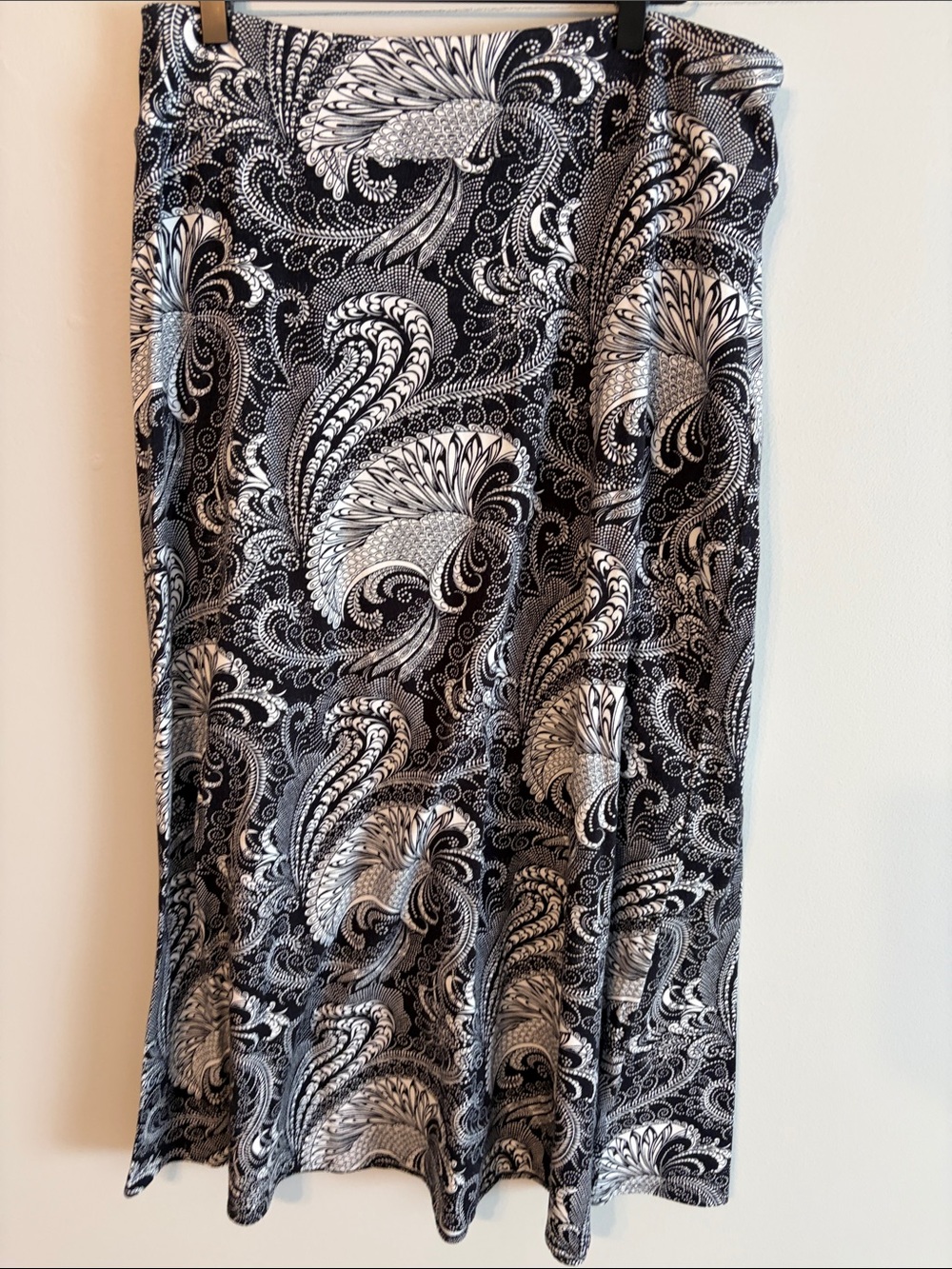 Talbots Black and White Paisley Maxi Skirt. Large petite. Cotton/modal/spandex
